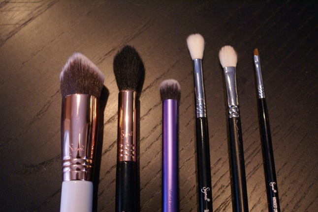 Must have makeup brushes: Sigma Copper 3DHD, Sigma Copper F35, Real Techniques Expert Crease Brush, Sigma E35, MAC 217, Sigma E06